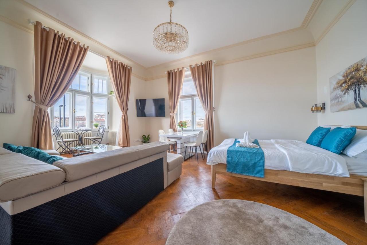 Exclusive Apartment With A View Of Prague Castle And Vltava River Eksteriør bilde